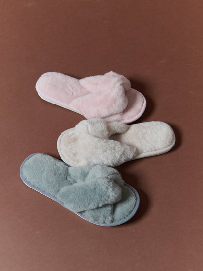 [1PK] Knotted Fluffy Slippers in Pink (2SM & 2ML pairs/pack)