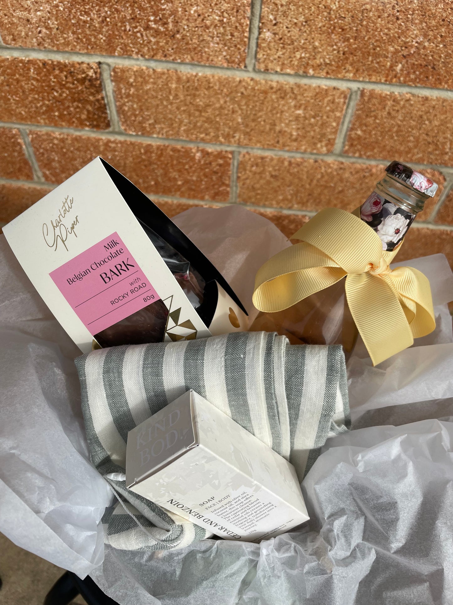 Hamper 6