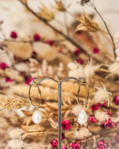 Oceania Oval Pearl Earrings 18k Gold